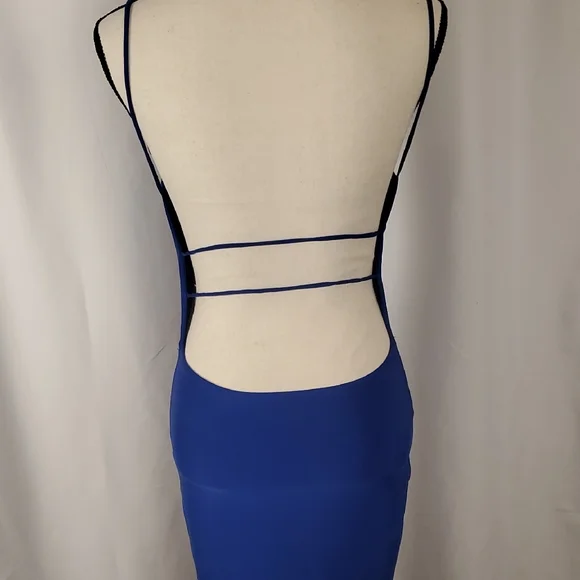 Elegant Blue Backless Dress - Picture 6 of 9